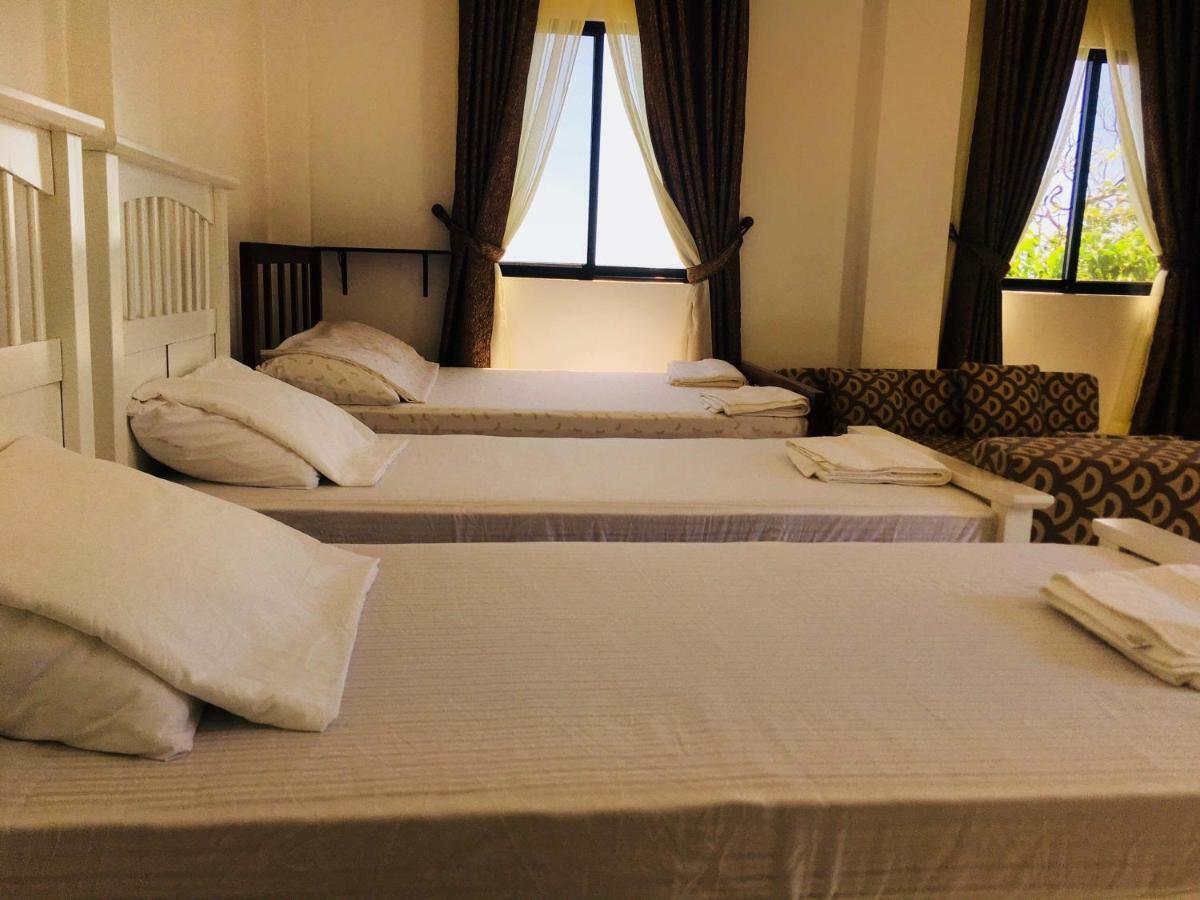 Melronz Inn Oslob Buitenkant foto